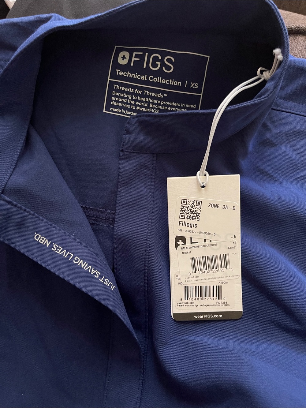 Figs Rafaela Oversized Scrub Top Navy Mandarin Cap-Sleeve Tunic - Picture 2 of 7